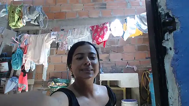 Snapshot of Coral0403 chatting on December 14, 2025, 3:28 pm Coral0403 online show from December 14, 2025, 3:28 pm