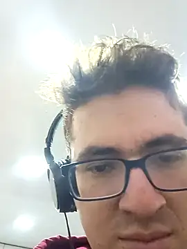 Snapshot of MrBelac chatting on November 2, 2025, 6:32 pm MrBelac online show from November 2, 2025, 6:32 pm