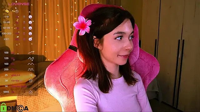 LittleOriana online show from March 6, 2025, 4:52 am