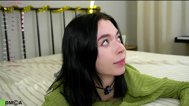 Snapshot of LittleOriana chatting on November 22, 2025, 2:10 am LittleOriana online show from November 22, 2025, 2:10 am