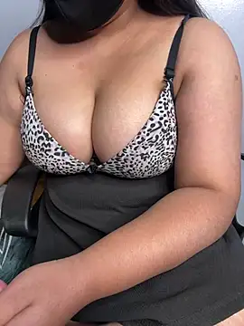 tanvihot2 online show from May 15, 2026, 4:47 pm