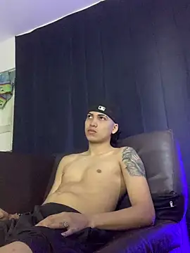 Snapshot of Br4ndxpimm chatting on February 9, 2025, 1:46 pm Br4ndxpimm online show from February 9, 2025, 1:46 pm