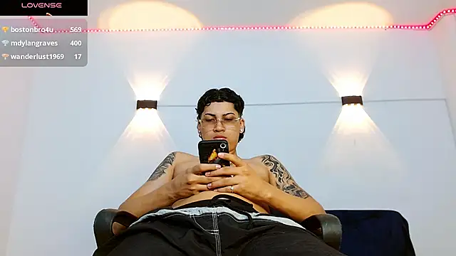 Snapshot of Br4ndxpimm chatting on November 8, 2025, 4:29 pm Br4ndxpimm online show from November 8, 2025, 4:29 pm