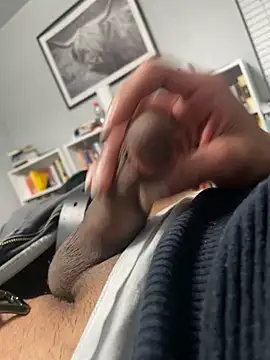 Snapshot of MrLatinKing chatting on February 12, 2025, 11:41 pm MrLatinKing online show from February 12, 2025, 11:41 pm