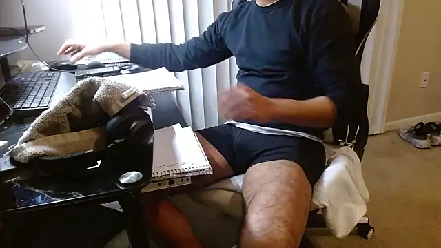 Snapshot of MrLatinKing chatting on December 4, 2025, 2:21 am MrLatinKing online show from December 4, 2025, 2:21 am