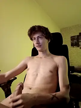 Snapshot of HalloMarcy chatting on November 4, 2025, 4:39 pm HalloMarcy online show from November 4, 2025, 4:39 pm