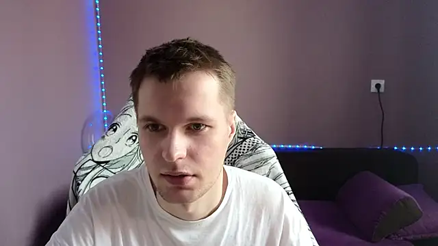 Leonnextdoor online show from March 6, 2025, 6:52 am