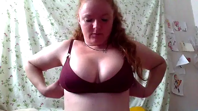 Snapshot of Rae_Jeannie chatting on June 16, 2026, 6:49 am Rae Jeannie online show from June 16, 2026, 6:49 am
