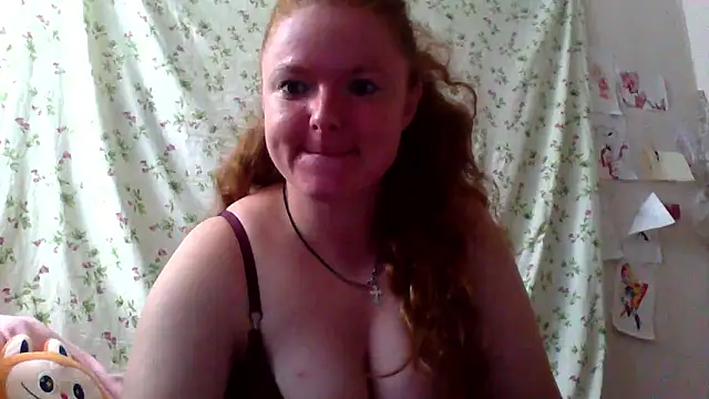Snapshot of Rae_Jeannie chatting on June 17, 2026, 7:33 am Rae Jeannie online show from June 17, 2026, 7:33 am