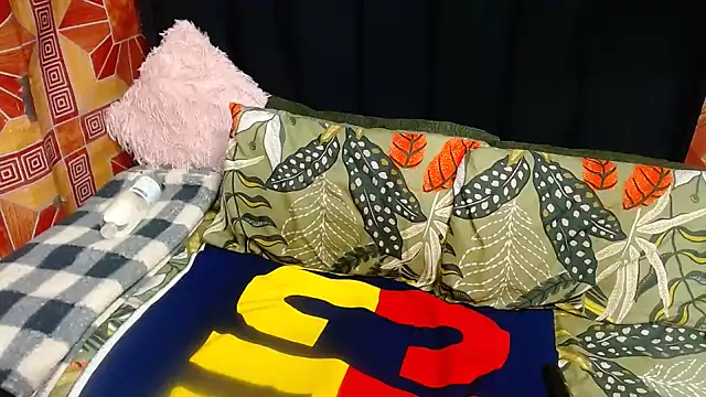 Thickbootykim online show from July 7, 2026, 12:13 am