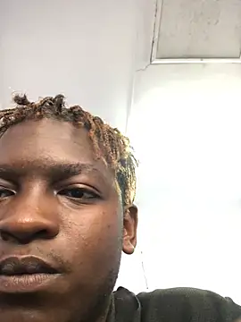 Snapshot of Redfucks333 chatting on February 3, 2026, 9:14 am Redfucks333 online show from February 3, 2026, 9:14 am