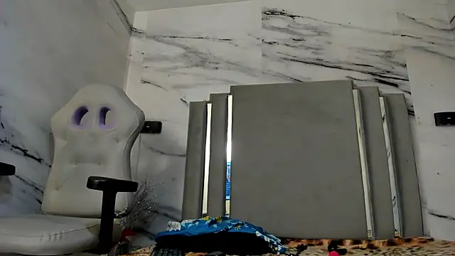 Lorena watson online show from February 22, 2025, 4:51 am