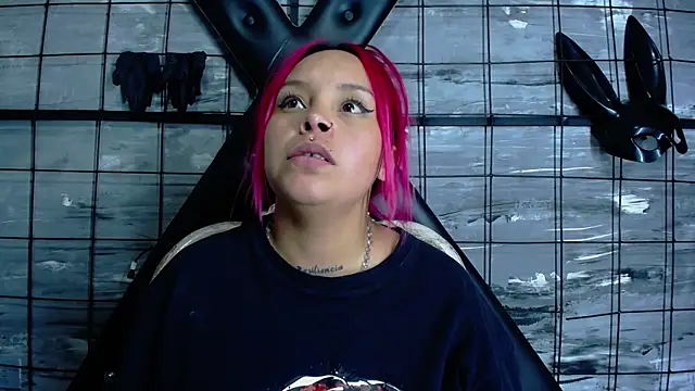 Snapshot of Alana_Roth chatting on September 27, 2025, 3:33 am Alana Roth online show from September 27, 2025, 3:33 am