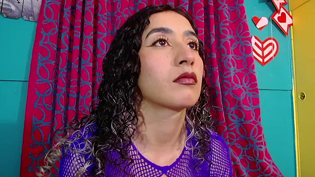 Snapshot of valerie_mase chatting on November 17, 2025, 6:46 pm valerie mase online show from November 17, 2025, 6:46 pm