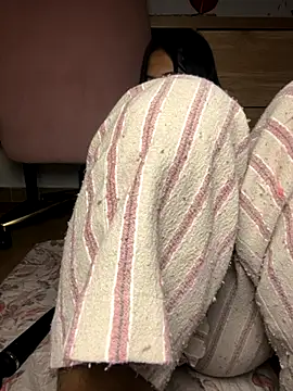 Snapshot of Ninabrunette18 chatting on November 6, 2025, 2:23 am Ninabrunette18 online show from November 6, 2025, 2:23 am