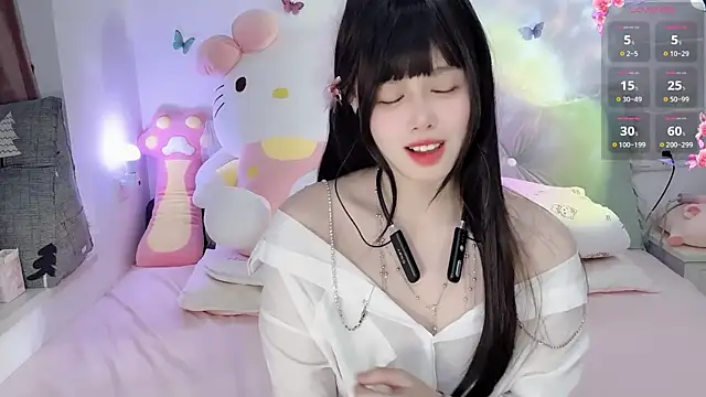 Snapshot of Alien1227 chatting on September 12, 2025, 1:55 pm Alien1227 online show from September 12, 2025, 1:55 pm