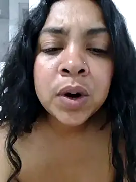 Snapshot of Brendabluee chatting on February 21, 2025, 1:00 am Brendabluee online show from February 21, 2025, 1:00 am