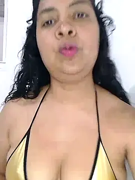 Snapshot of Brendabluee chatting on March 13, 2025, 8:43 pm Brendabluee online show from March 13, 2025, 8:43 pm