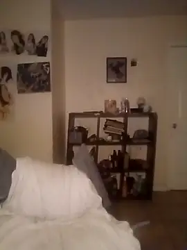 k1oudE online show from December 3, 2025, 9:29 am