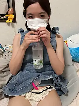 RIRI Chan  online show from July 18, 2026, 11:58 am