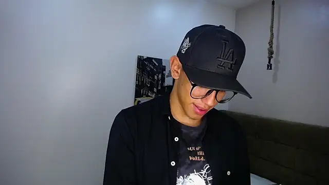 Snapshot of RyanPricee chatting on January 18, 2025, 8:09 pm RyanPricee online show from January 18, 2025, 8:09 pm