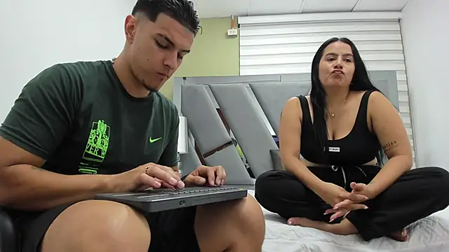 Snapshot of DAVID_VICTORIAA chatting on June 1, 2026, 1:02 pm DAVID VICTORIAA online show from June 1, 2026, 1:02 pm