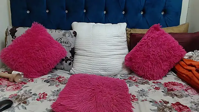 SexyLadyBoosxx online show from February 7, 2026, 12:58 am