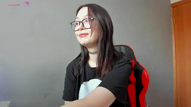 Snapshot of kittenrisha chatting on January 17, 2025, 11:06 am kittenrisha online show from January 17, 2025, 11:06 am