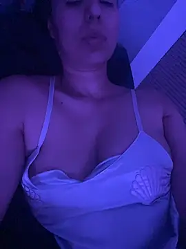 Snapshot of womantall99 chatting on October 10, 2025, 3:05 am womantall99 online show from October 10, 2025, 3:05 am