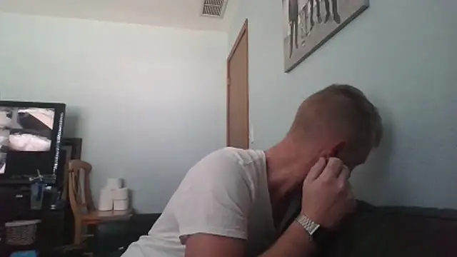 Snapshot of bjay1210 chatting on February 23, 2026, 6:05 pm bjay1210 online show from February 23, 2026, 6:05 pm