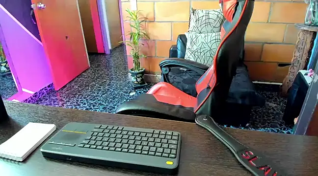 Adam Valenciia online show from February 17, 2025, 4:26 pm