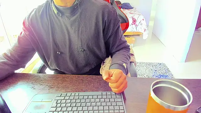 Adam Valenciia online show from October 3, 2025, 3:53 pm