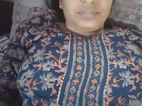 Hot-shanvi online show from April 28, 2026, 1:59 am