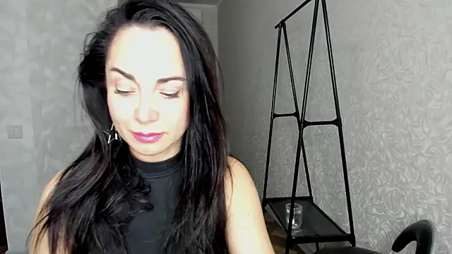 Snapshot of Monica_Weiss chatting on March 4, 2025, 8:49 pm Monica Weiss online show from March 4, 2025, 8:49 pm