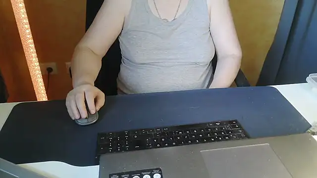 Sweet Phoenix online show from June 19, 2026, 1:15 pm
