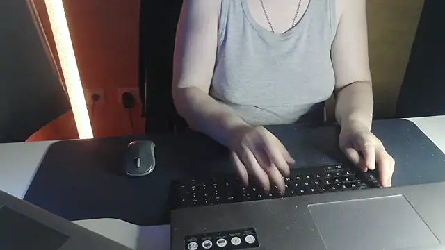 Sweet Phoenix online show from June 23, 2026, 7:56 pm