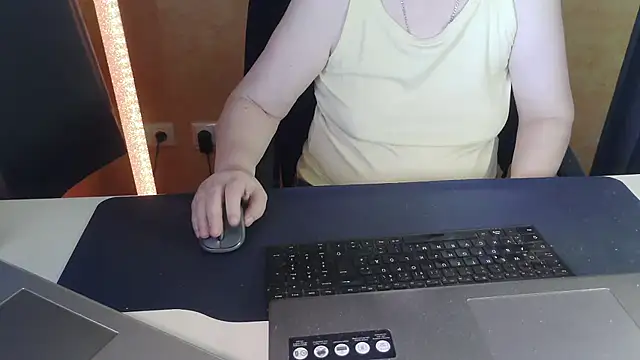 Sweet Phoenix online show from June 24, 2026, 8:02 am