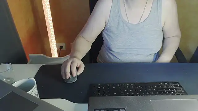 Sweet Phoenix online show from June 25, 2026, 6:51 am