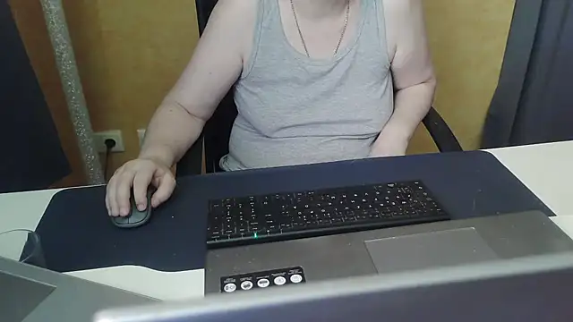 Sweet Phoenix online show from June 26, 2026, 11:14 am