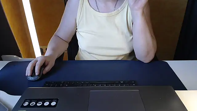 Sweet Phoenix online show from July 7, 2026, 8:29 am