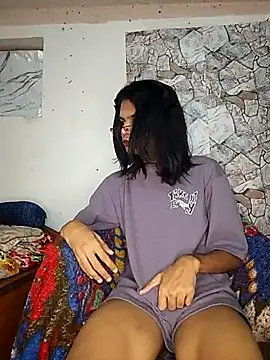 Enna Zarza  online show from September 12, 2025, 5:51 am