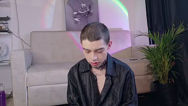 Snapshot of Henophiid chatting on December 4, 2025, 10:18 pm Henophiid online show from December 4, 2025, 10:18 pm