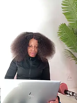 Thando04 online show from April 16, 2026, 1:56 pm