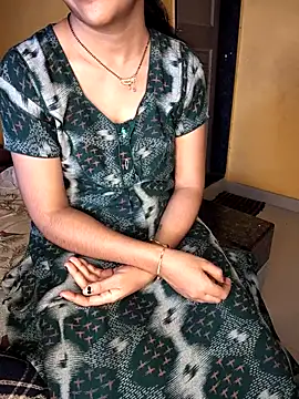 lovelygirl4567 online show from October 9, 2025, 5:49 am