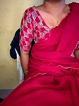 lovelygirl4567 online show from October 25, 2025, 6:10 am