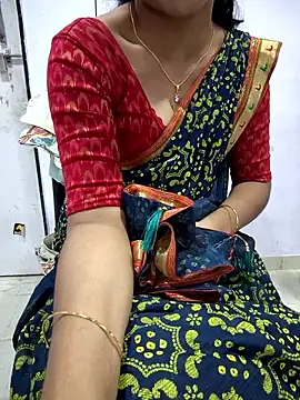 lovelygirl4567 online show from October 28, 2025, 5:37 pm