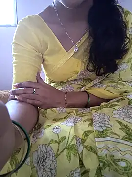 lovelygirl4567 online show from May 6, 2026, 5:46 am