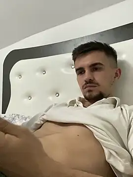 Snapshot of Demonpull69 chatting on March 23, 2025, 3:43 am Demonpull69 online show from March 23, 2025, 3:43 am