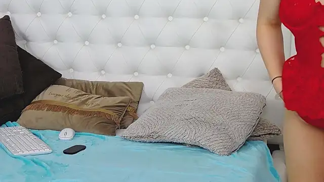 Snapshot of Little__Iris chatting on January 20, 2025, 7:25 am Little Iris online show from January 20, 2025, 7:25 am