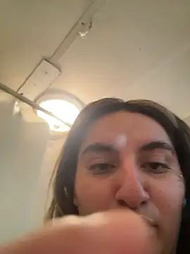 mamifresita online show from January 9, 2026, 9:38 pm